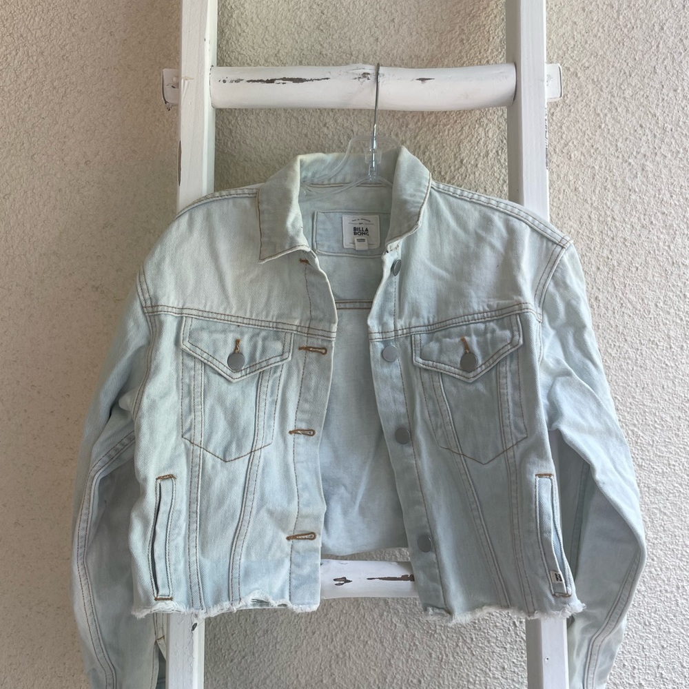 Billabong Light Wash Denim Jean Jacket / NWOT